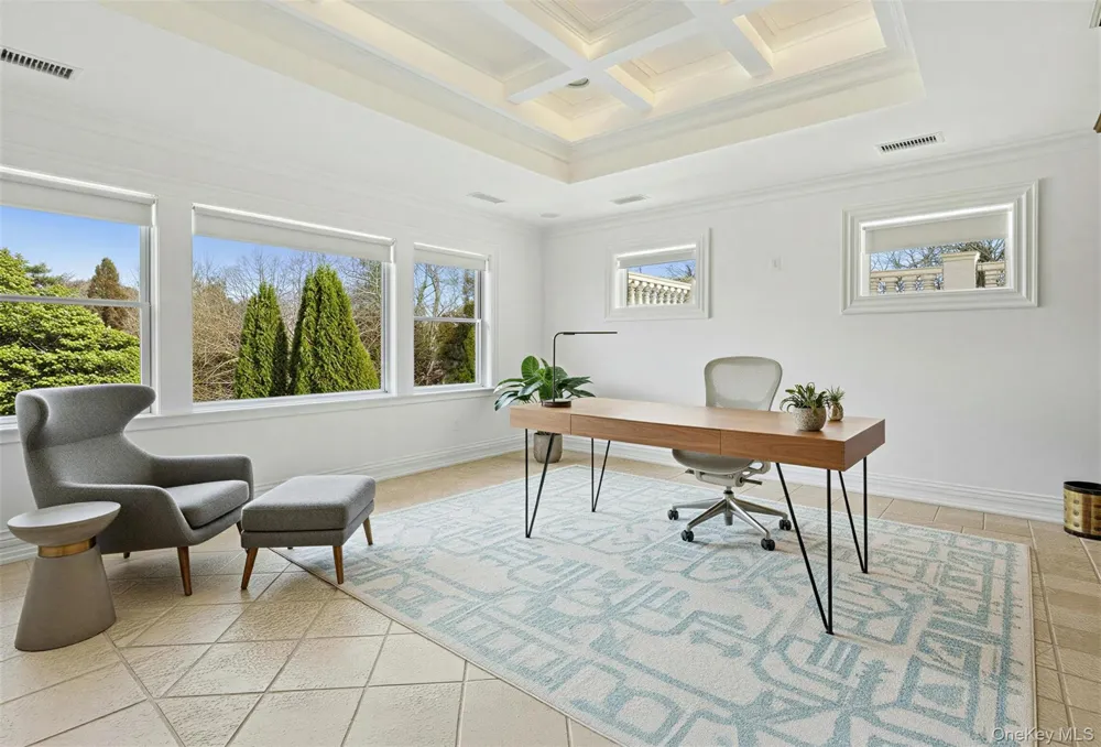 7 Cross Road Remsenburg, NY 11960