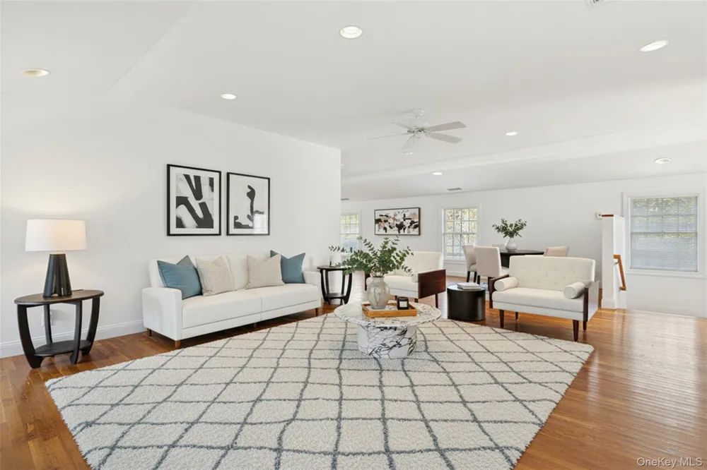 7 Cross Road Remsenburg, NY 11960