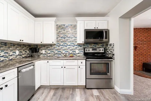 10 Sunnyside Drive Sound Beach, NY 11789