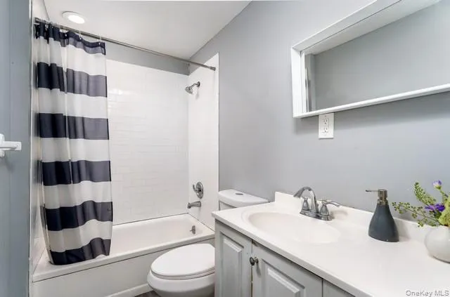 10 Sunnyside Drive Sound Beach, NY 11789