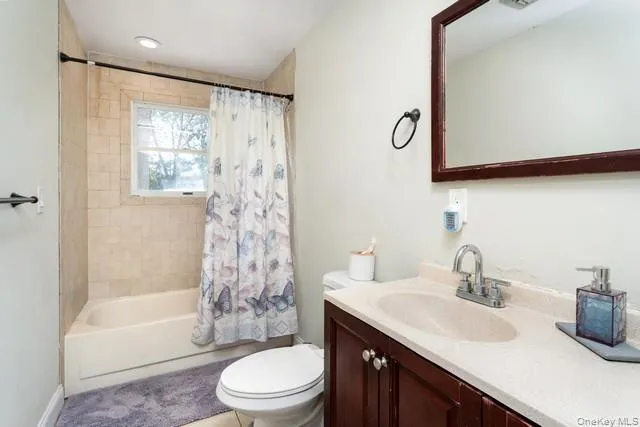 10 Sunnyside Drive Sound Beach, NY 11789