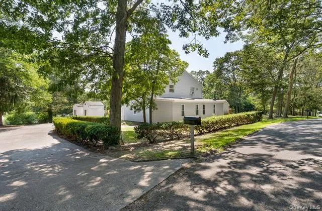 10 Sunnyside Drive Sound Beach, NY 11789