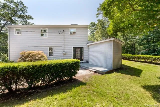 10 Sunnyside Drive Sound Beach, NY 11789