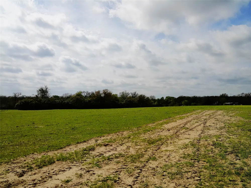 2465 County Road 314 Rockdale, TX 76567
