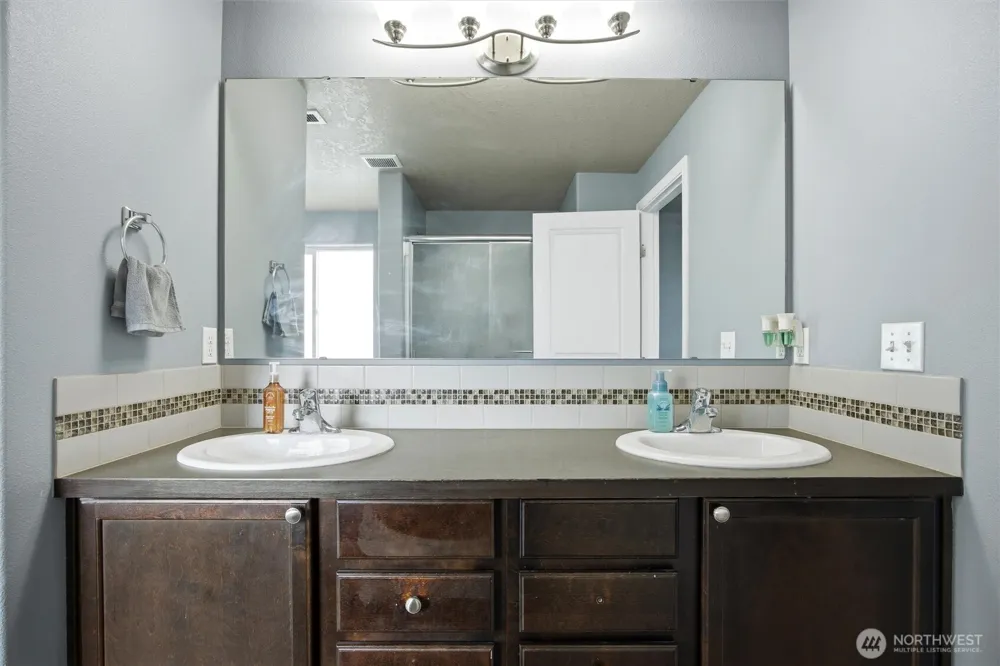 439 S Texas Street Kennewick, WA 99336