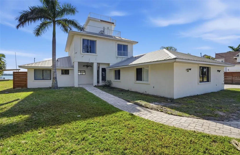 10218 46TH AVENUE W Bradenton, FL 34210
