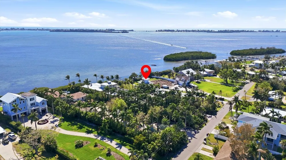10218 46TH AVENUE W Bradenton, FL 34210