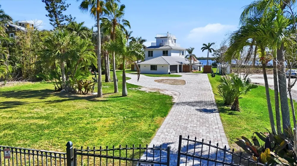 10218 46TH AVENUE W Bradenton, FL 34210