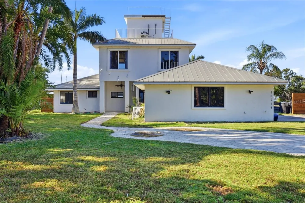 10218 46TH AVENUE W Bradenton, FL 34210