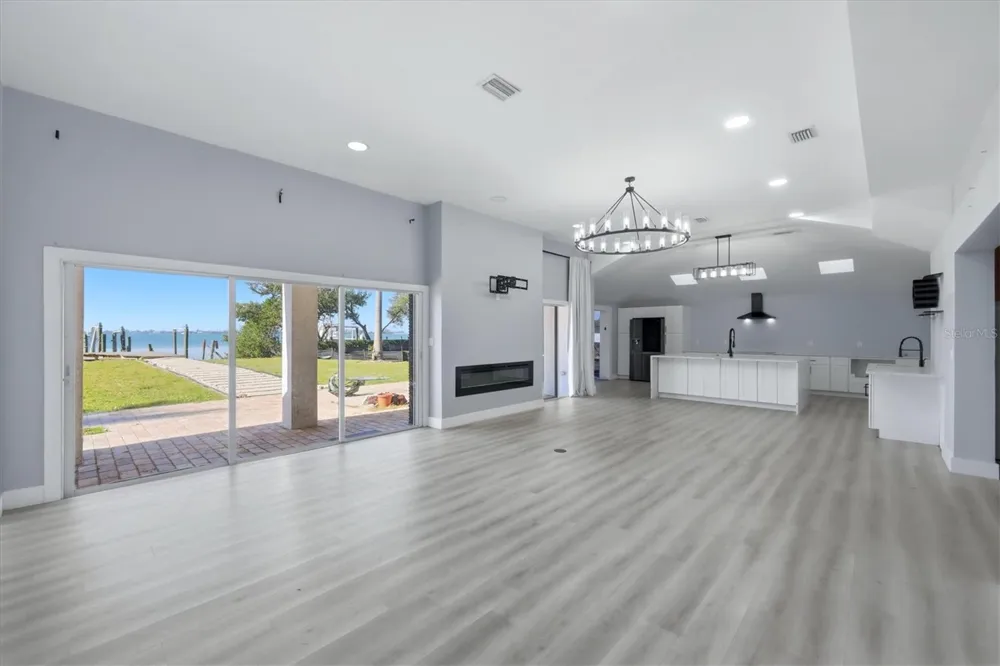 10218 46TH AVENUE W Bradenton, FL 34210