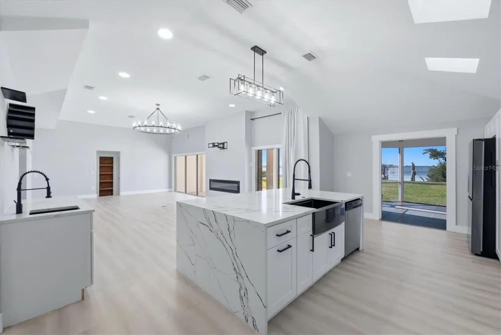 10218 46TH AVENUE W Bradenton, FL 34210