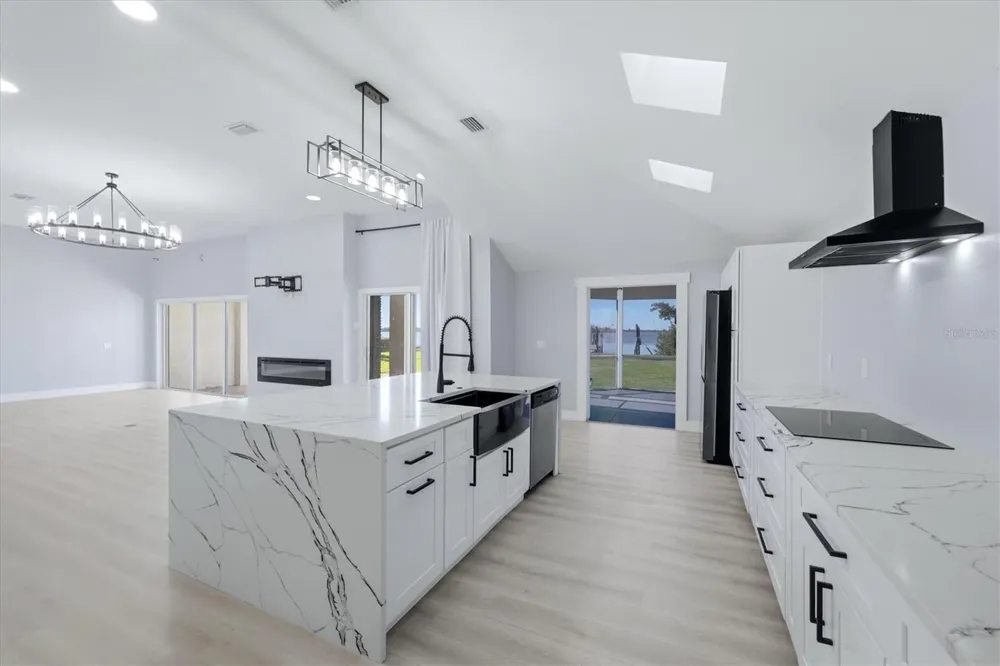 10218 46TH AVENUE W Bradenton, FL 34210