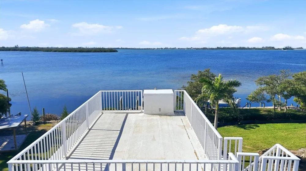 10218 46TH AVENUE W Bradenton, FL 34210