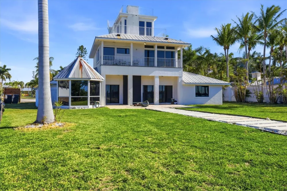 10218 46TH AVENUE W Bradenton, FL 34210