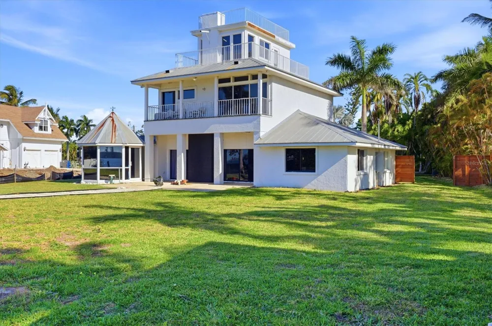 10218 46TH AVENUE W Bradenton, FL 34210