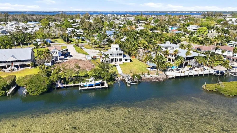 10218 46TH AVENUE W Bradenton, FL 34210