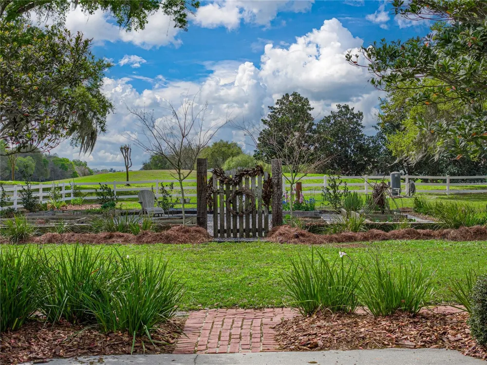 34428 MISSION VALLEY DRIVE Dade City, FL 33525