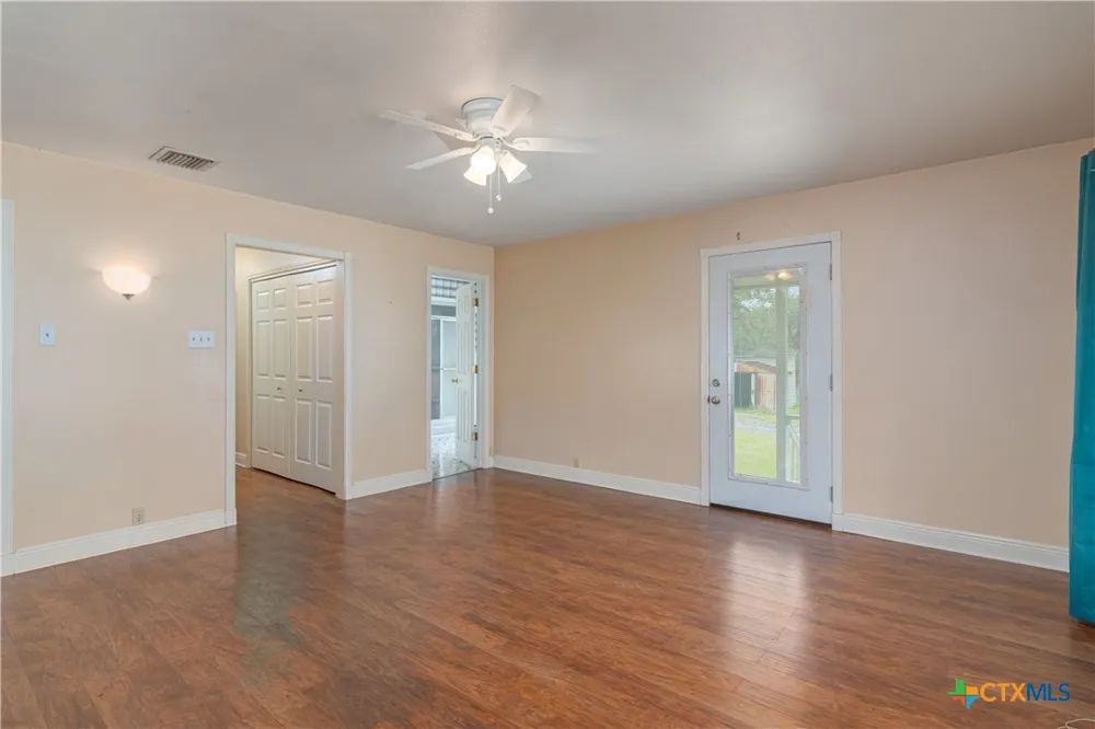2981 Vivroux Ranch Road Seguin, TX 78155