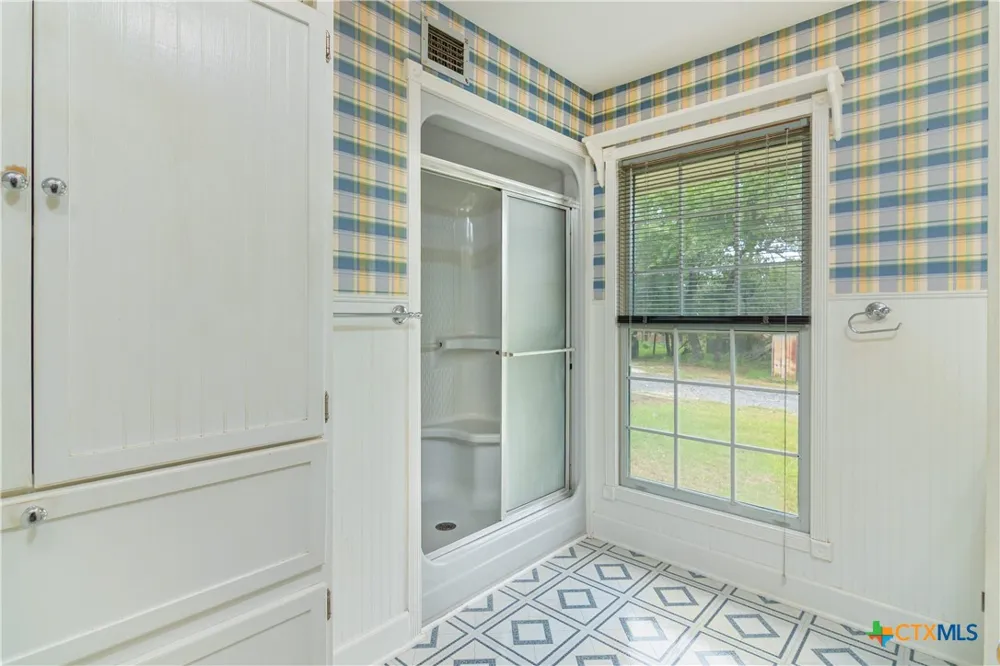 2981 Vivroux Ranch Road Seguin, TX 78155