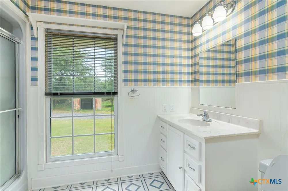 2981 Vivroux Ranch Road Seguin, TX 78155