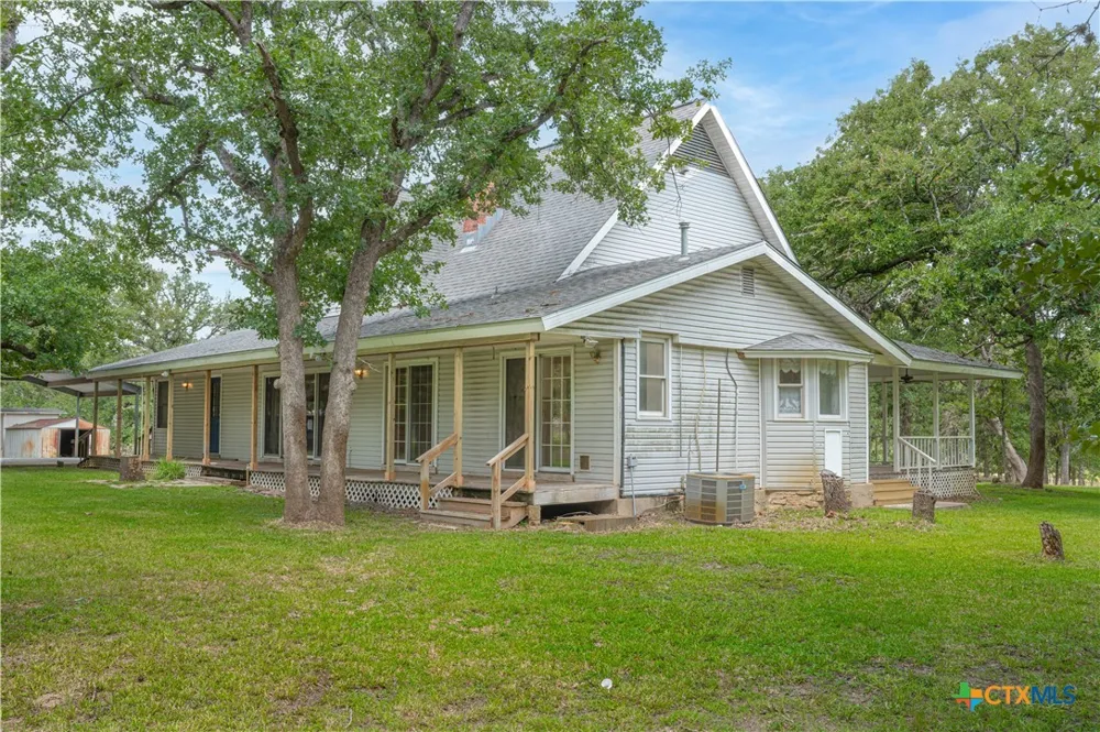 2981 Vivroux Ranch Road Seguin, TX 78155