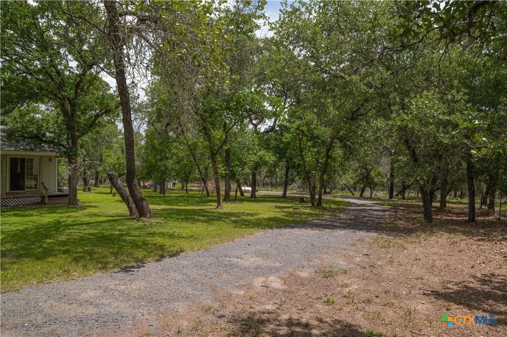 2981 Vivroux Ranch Road Seguin, TX 78155