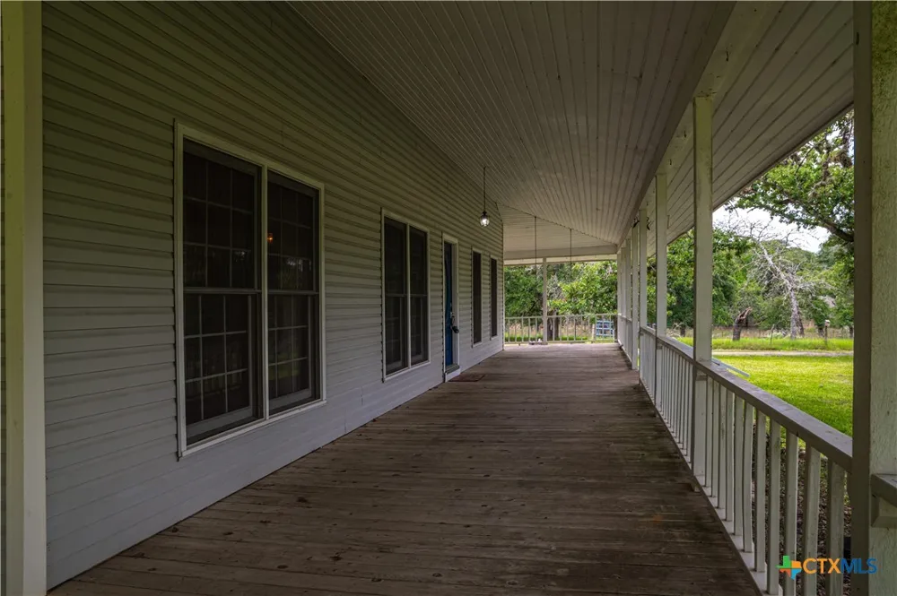 2981 Vivroux Ranch Road Seguin, TX 78155
