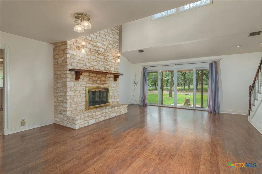 2981 Vivroux Ranch Road Seguin, TX 78155