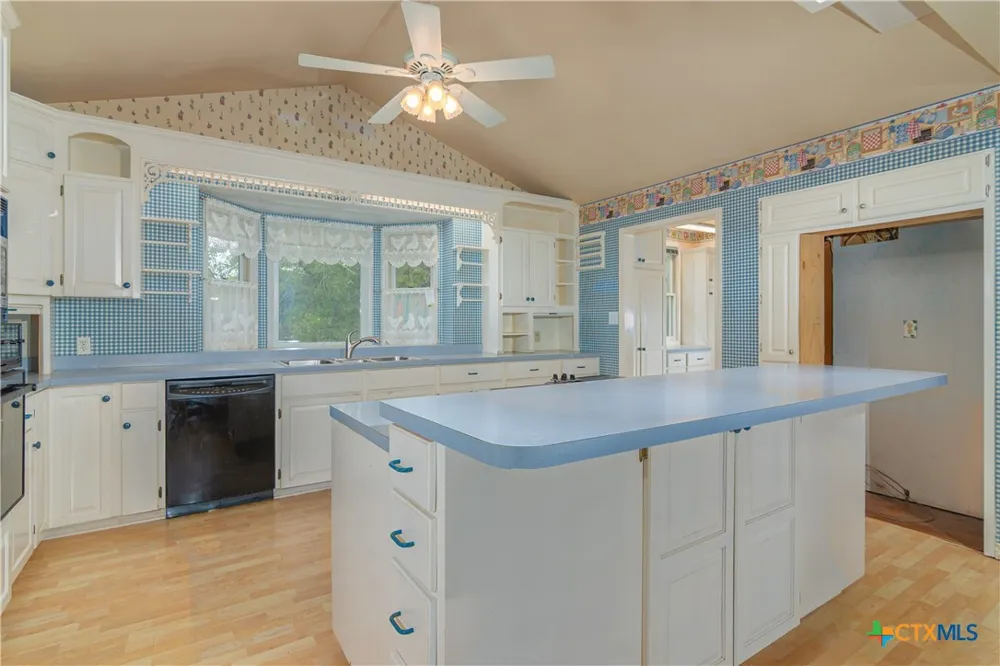 2981 Vivroux Ranch Road Seguin, TX 78155