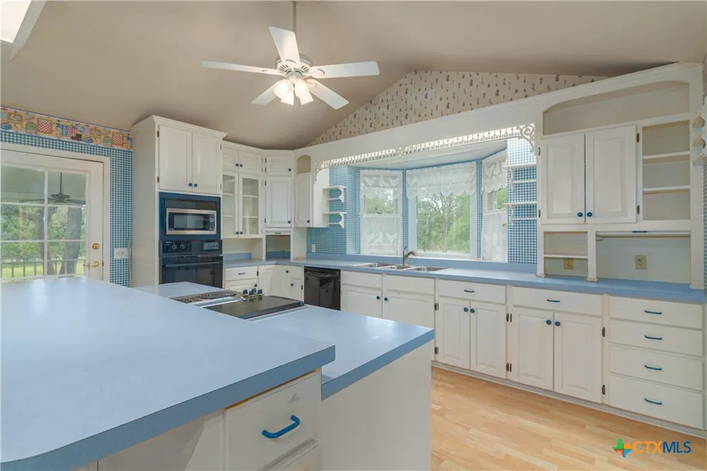 2981 Vivroux Ranch Road Seguin, TX 78155