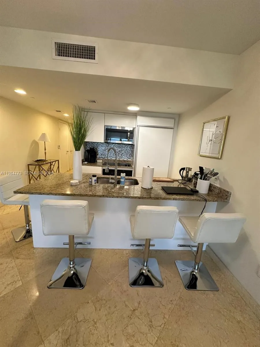 1800 S Ocean Dr #1606 Hallandale Beach, FL 33009