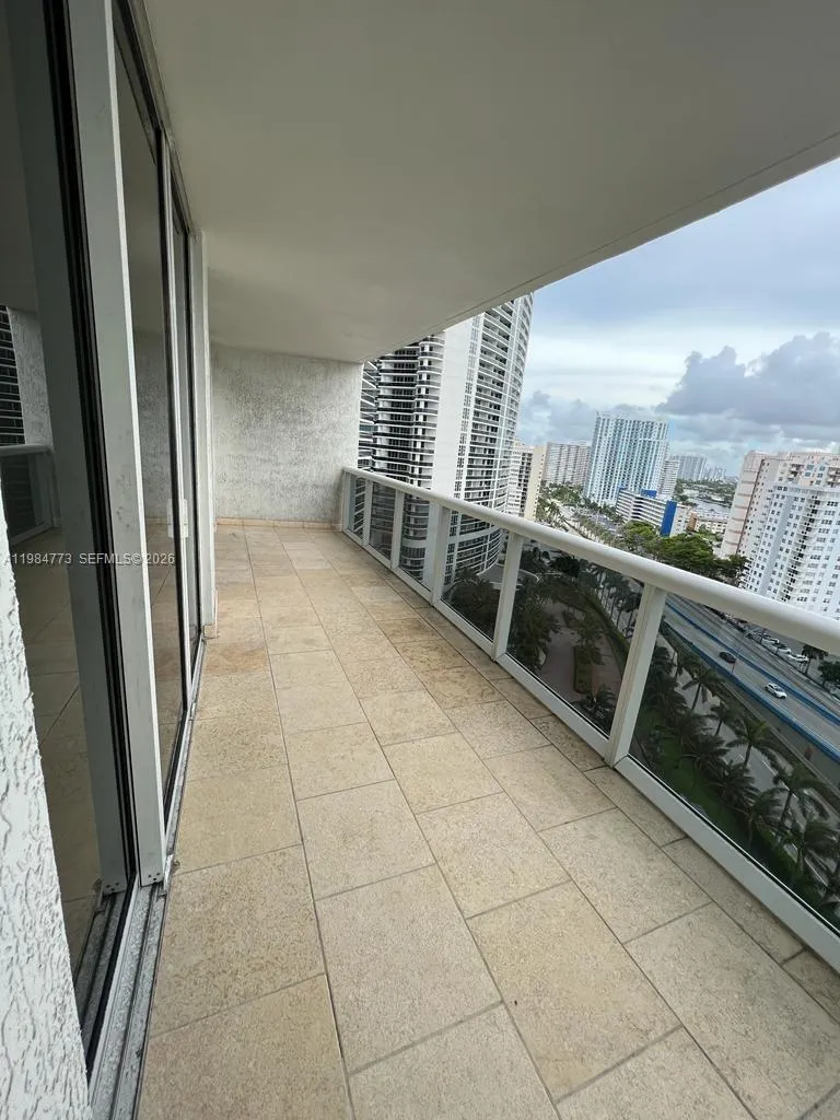 1800 S Ocean Dr #1606 Hallandale Beach, FL 33009