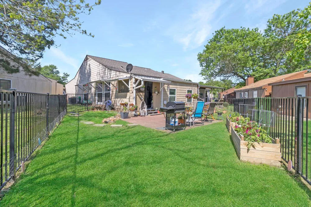 17 Townhouse Lane Trinity, TX 75862