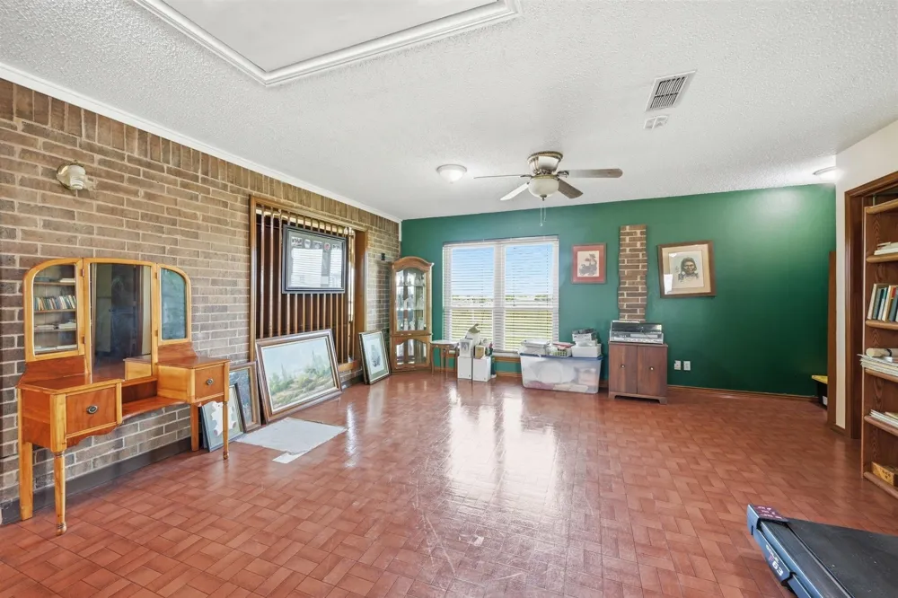 12099 County Road 1028 Blue Ridge, TX 75424