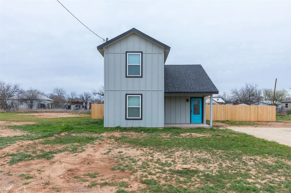 708 W 1st Street Coleman, TX 76834