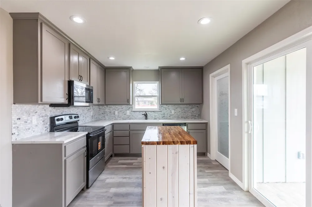 708 W 1st Street Coleman, TX 76834