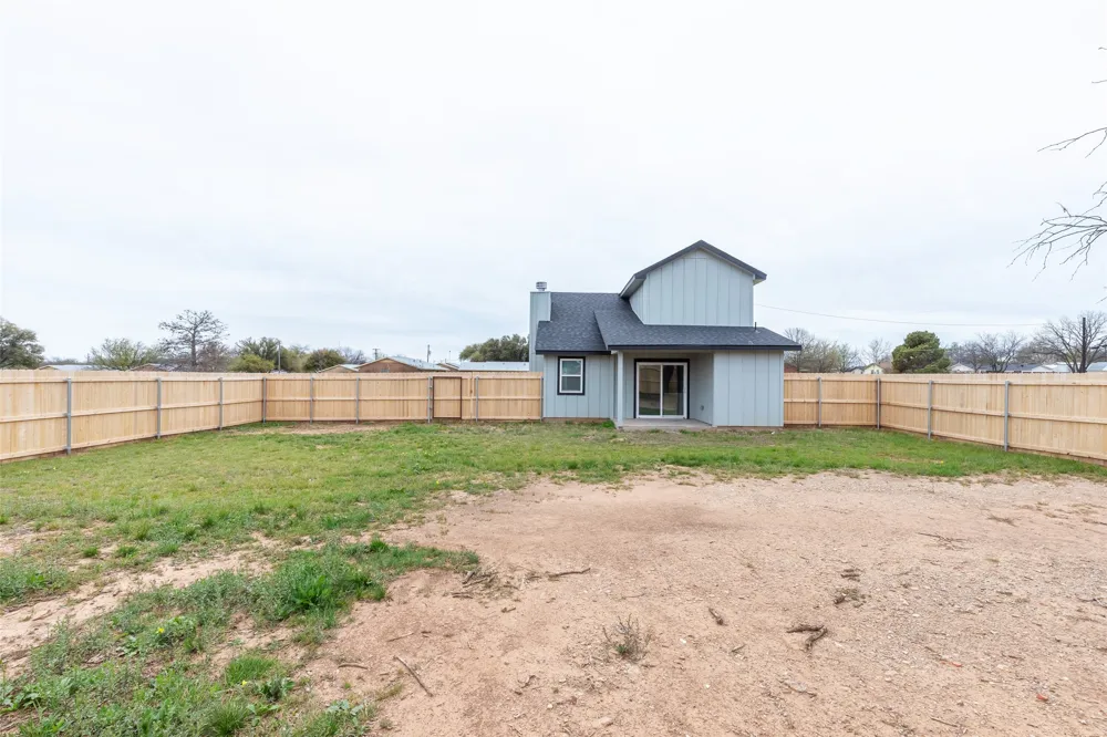 708 W 1st Street Coleman, TX 76834