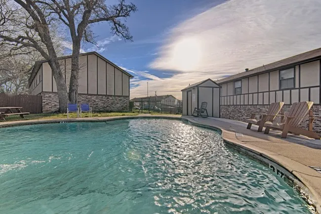 820 Southeast Parkway Azle, TX 76020