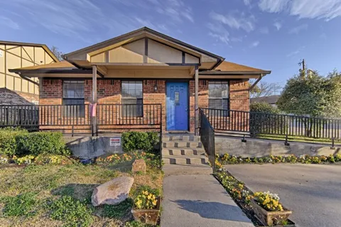 820 Southeast Parkway