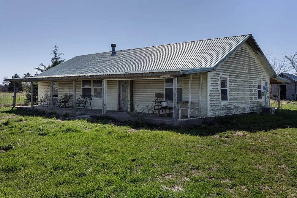 267 County Road 2150 Telephone, TX 75446