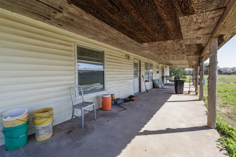 267 County Road 2150 Telephone, TX 75446
