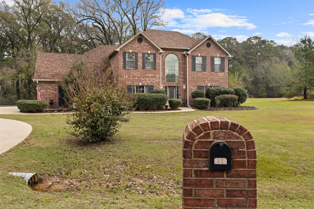 210 Whistler Hallsville, TX 75650