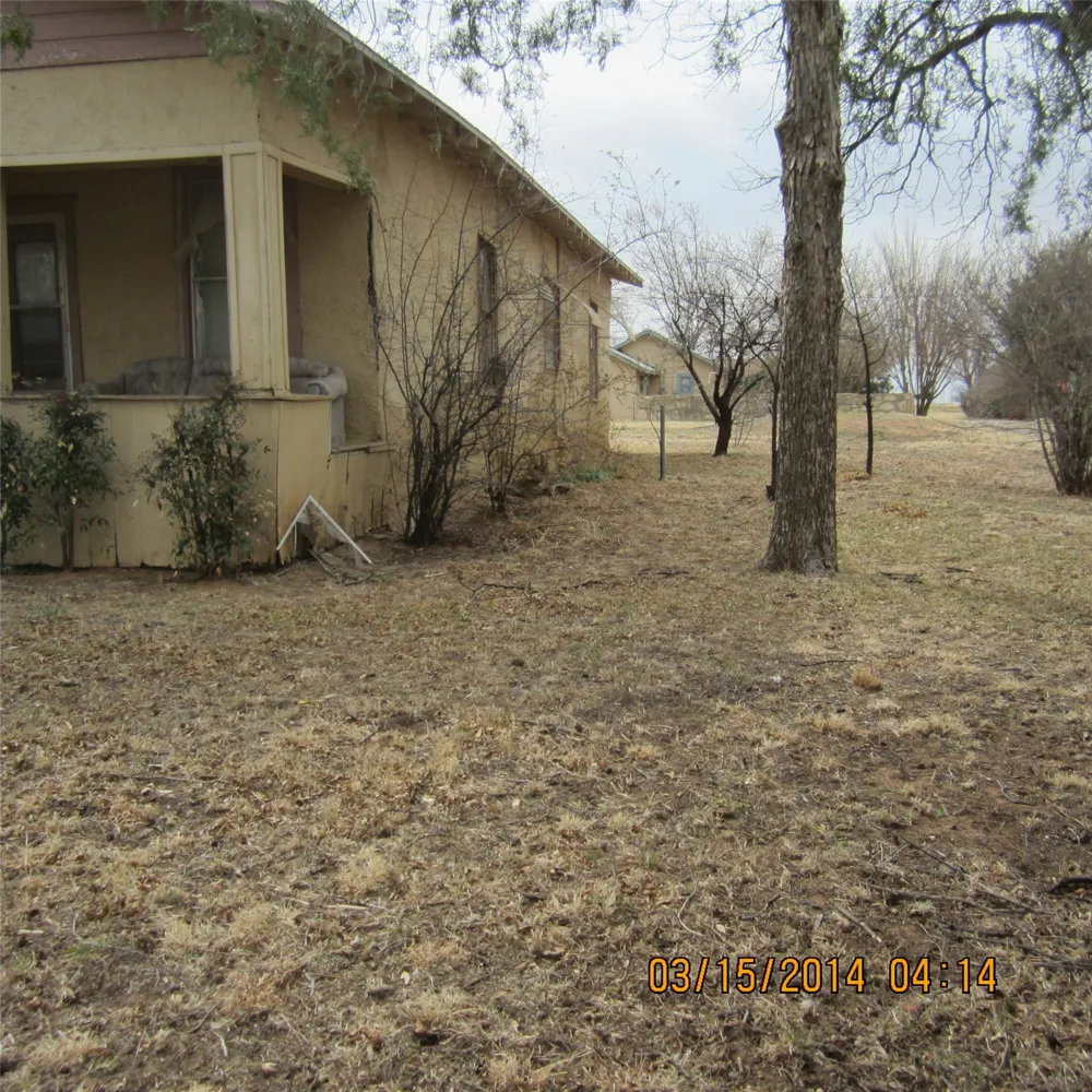 901 SE 4th Knox City, TX 79529