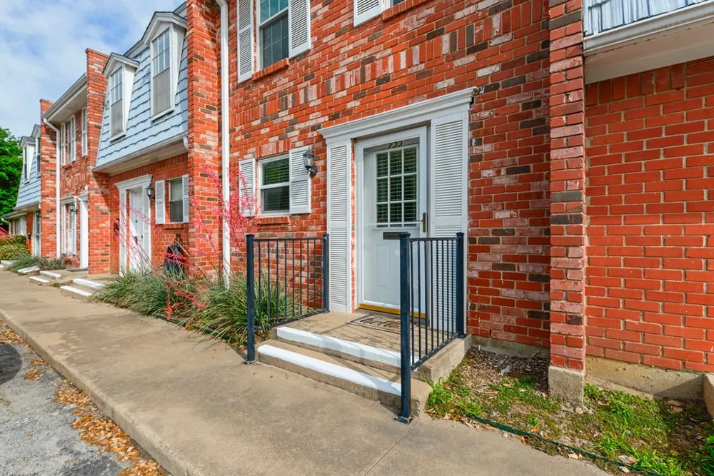 933 Roaring Springs Road Fort Worth, TX 76114