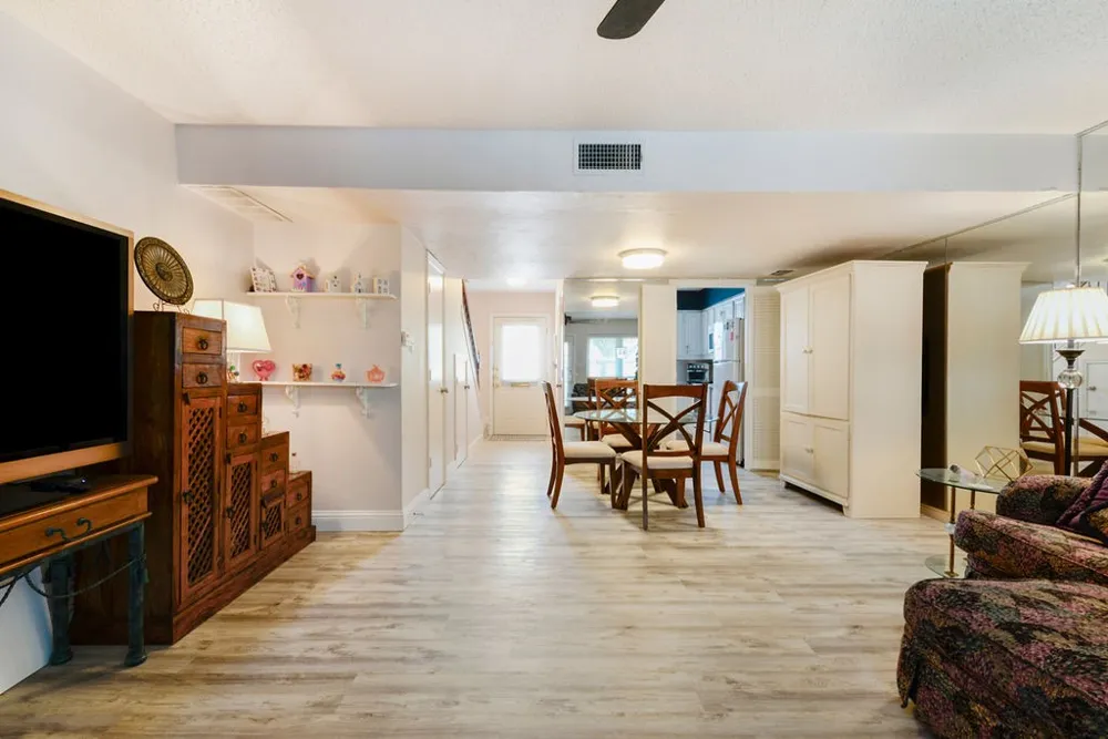 933 Roaring Springs Road Fort Worth, TX 76114