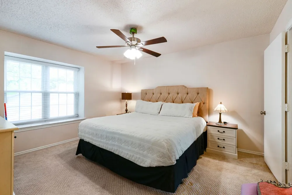 933 Roaring Springs Road Fort Worth, TX 76114