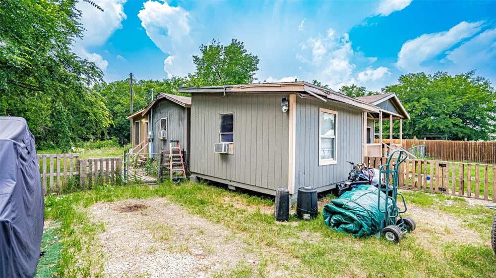 291 County Road 4858 Newark, TX 76071