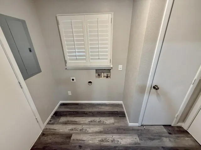505 17th Street Seagraves, TX 79359