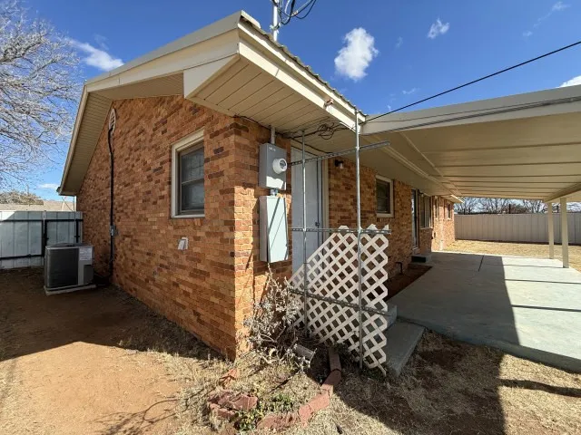 505 17th Street Seagraves, TX 79359
