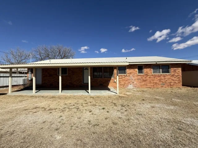 505 17th Street Seagraves, TX 79359